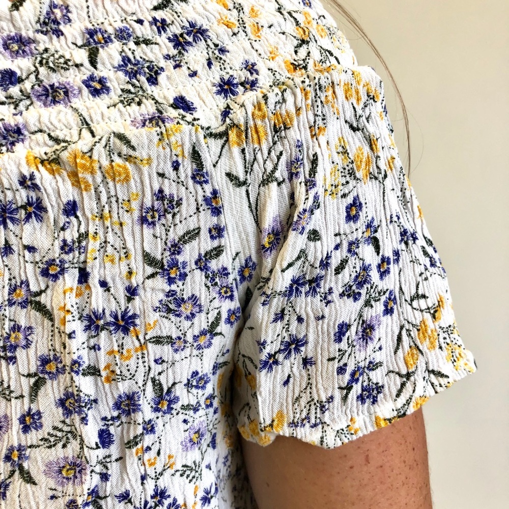 Flower Patterned Blouse - Picture 4 of 4